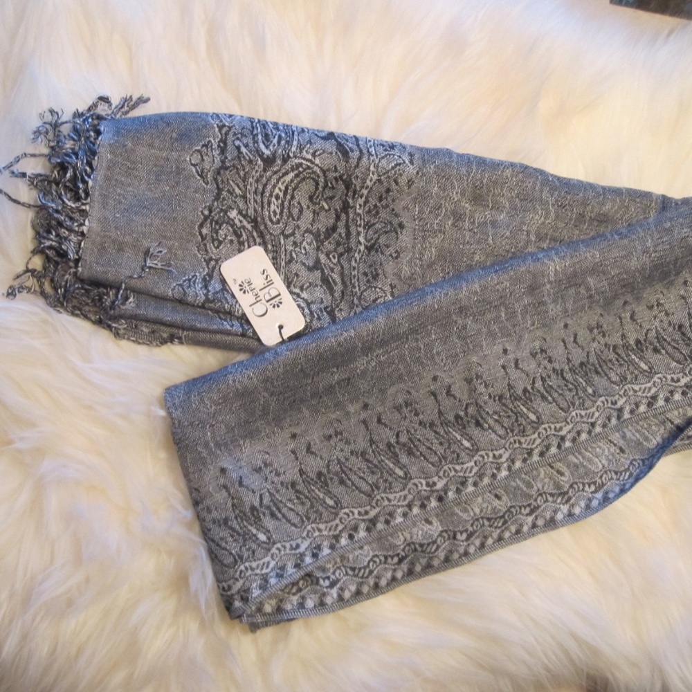 SALE!! grey fashion scarf with paisley design NWT  (box13)